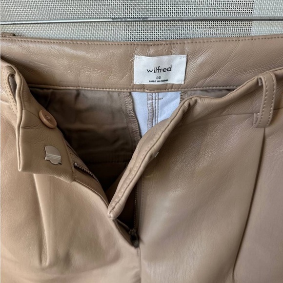 Wilfred Faux Leather High-Waisted Shorts – Taupe Beige – Size 00 (Never Worn) - Picture 4 of 9